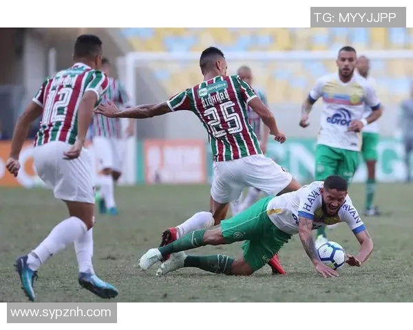 亚松森呱啦与老虎竞技的激烈对决揭示足球战术与团队精神的较量