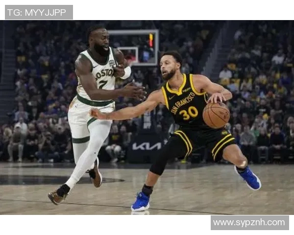 库里三分大赛决赛狂轰20球创下历史新纪录引发全场欢呼 库里三分大赛决赛狂轰20球创下历史新纪录引发全场欢呼