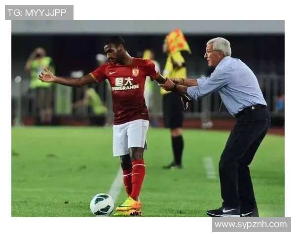 恒大与香港东方激战正酣比赛结果引发球迷热议与期待