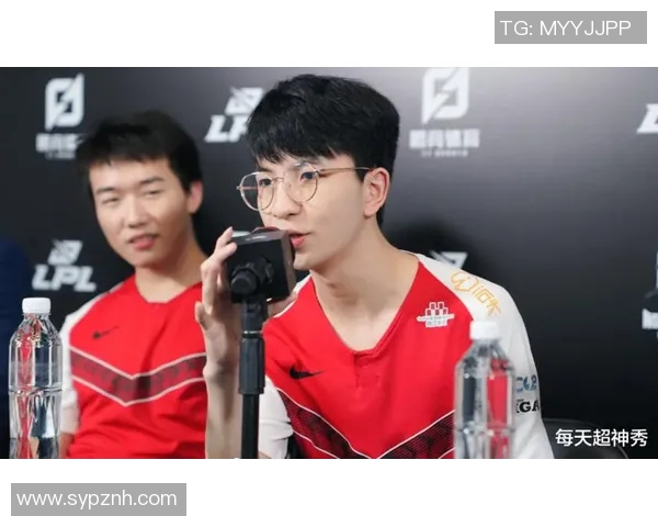 WE战队在冠军杯积分榜中以82分稳居第一位置引发关注